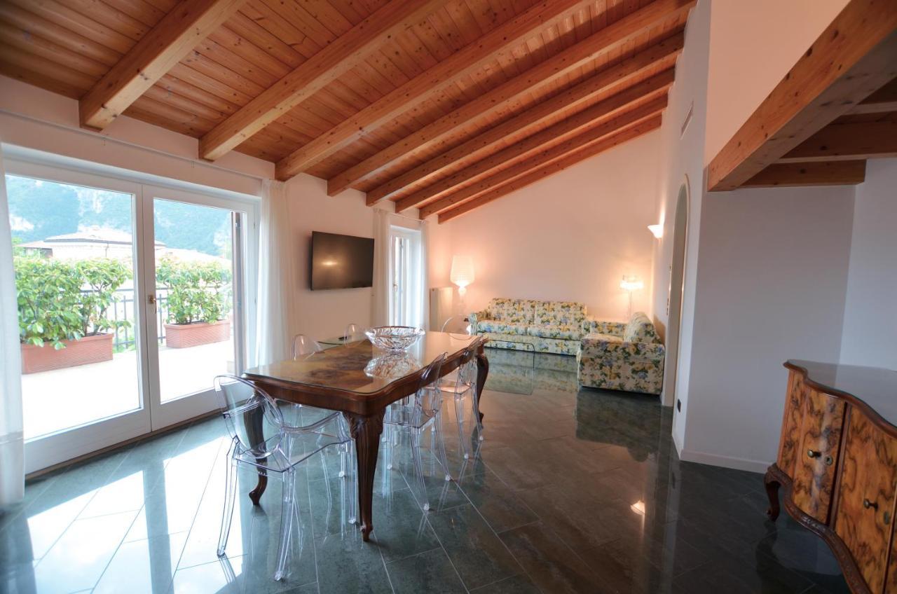 ריבה דל גארדה Attic Suite Palme מראה חיצוני תמונה