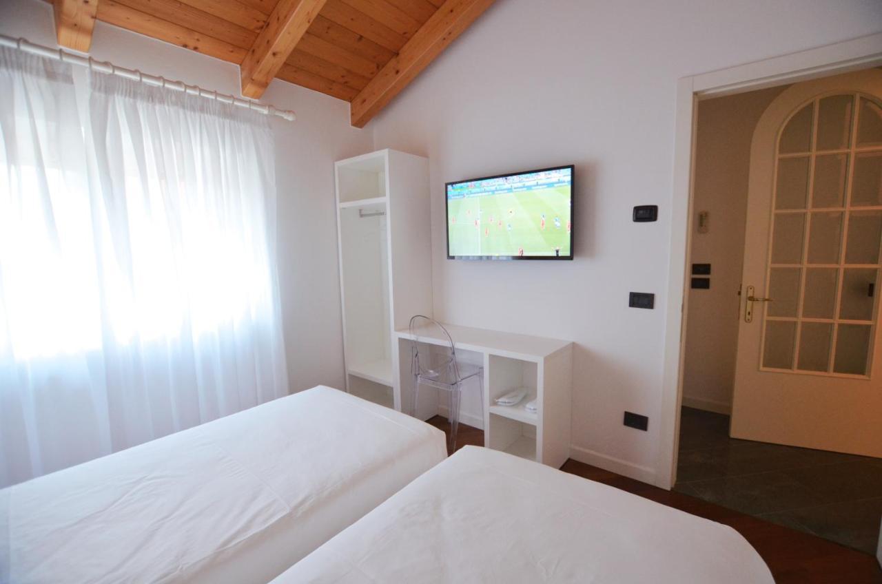 ריבה דל גארדה Attic Suite Palme מראה חיצוני תמונה