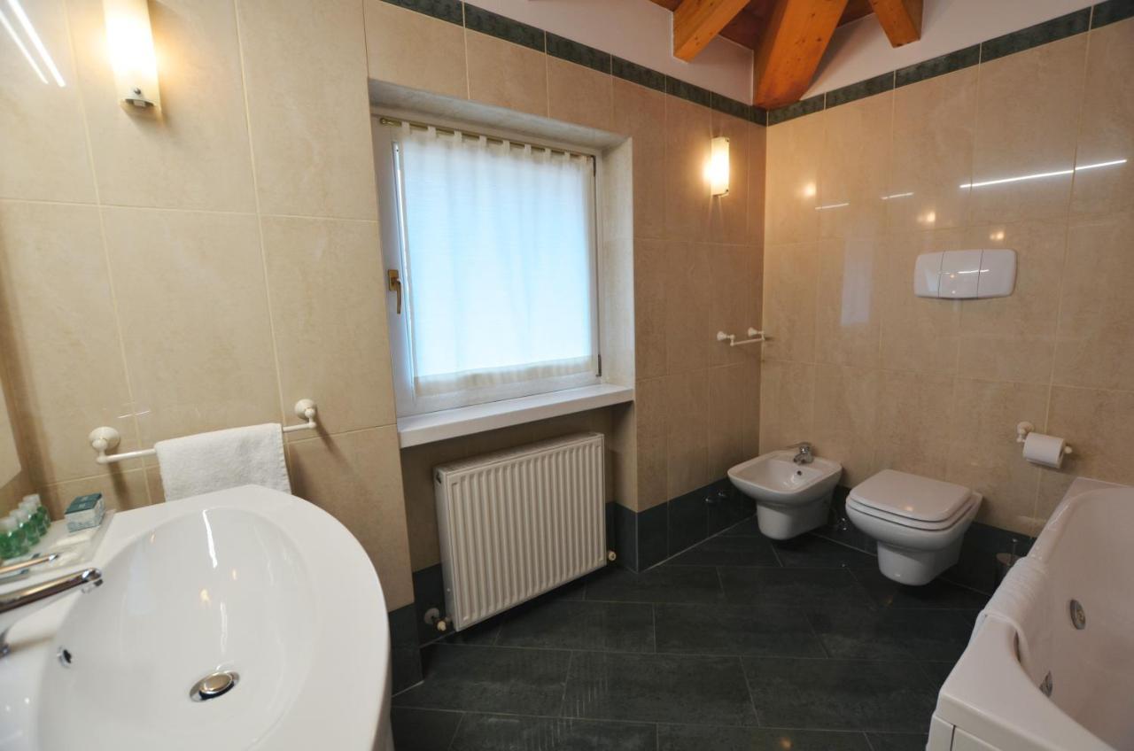 ריבה דל גארדה Attic Suite Palme מראה חיצוני תמונה